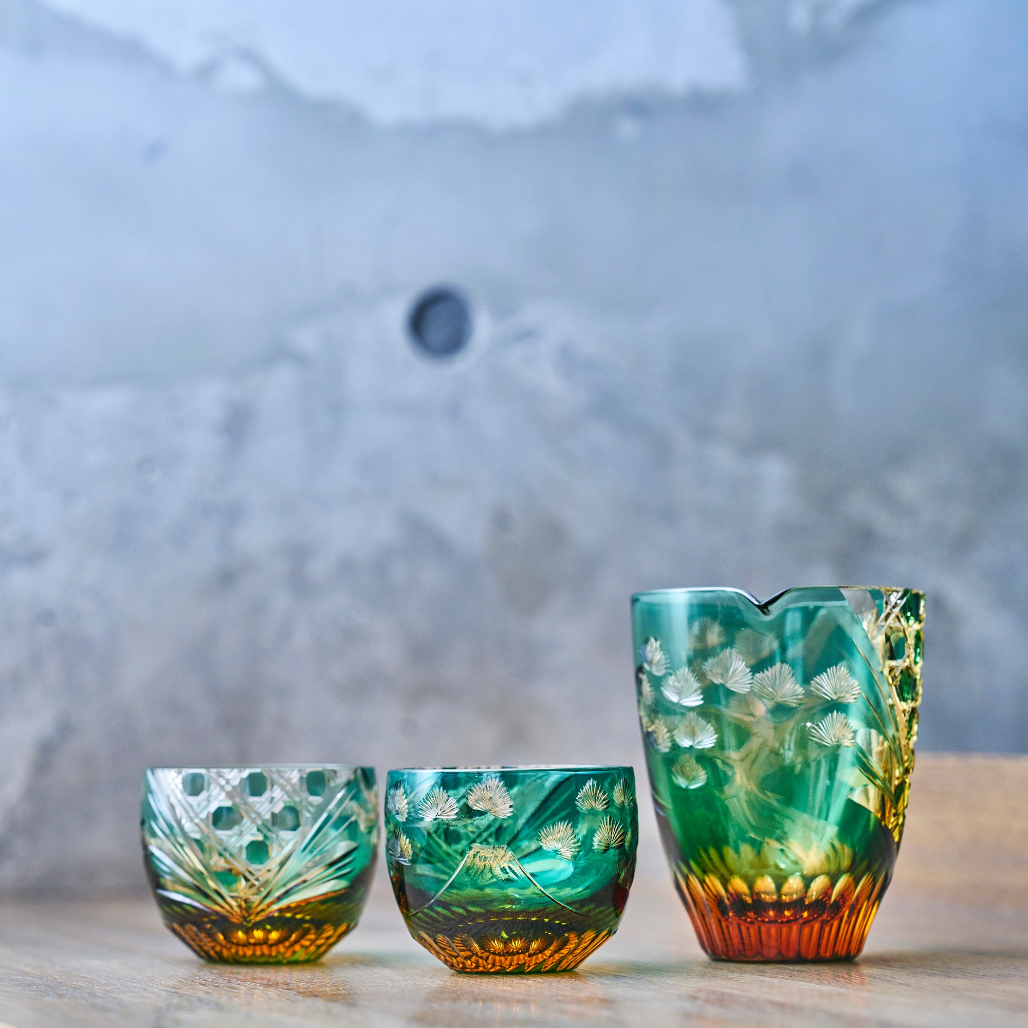江戸切子 ガラス鉢 ヴィンテージ 江戸切子 富士松に籠目紋 酒器三点揃 琥珀緑 ｜江戸切子グラスなら