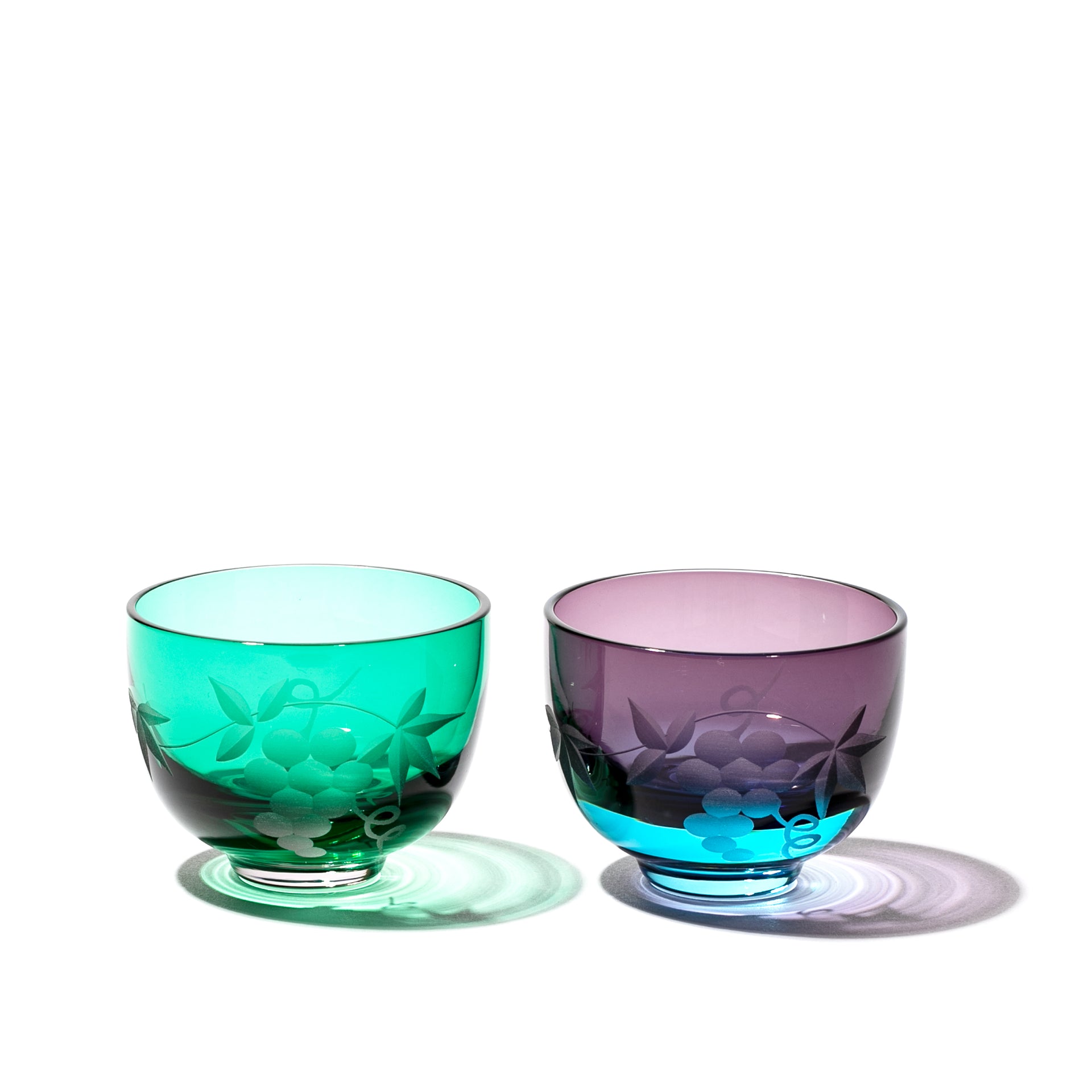 江戸切子　ぶどう紋　ぐい呑ペア　緑・紫