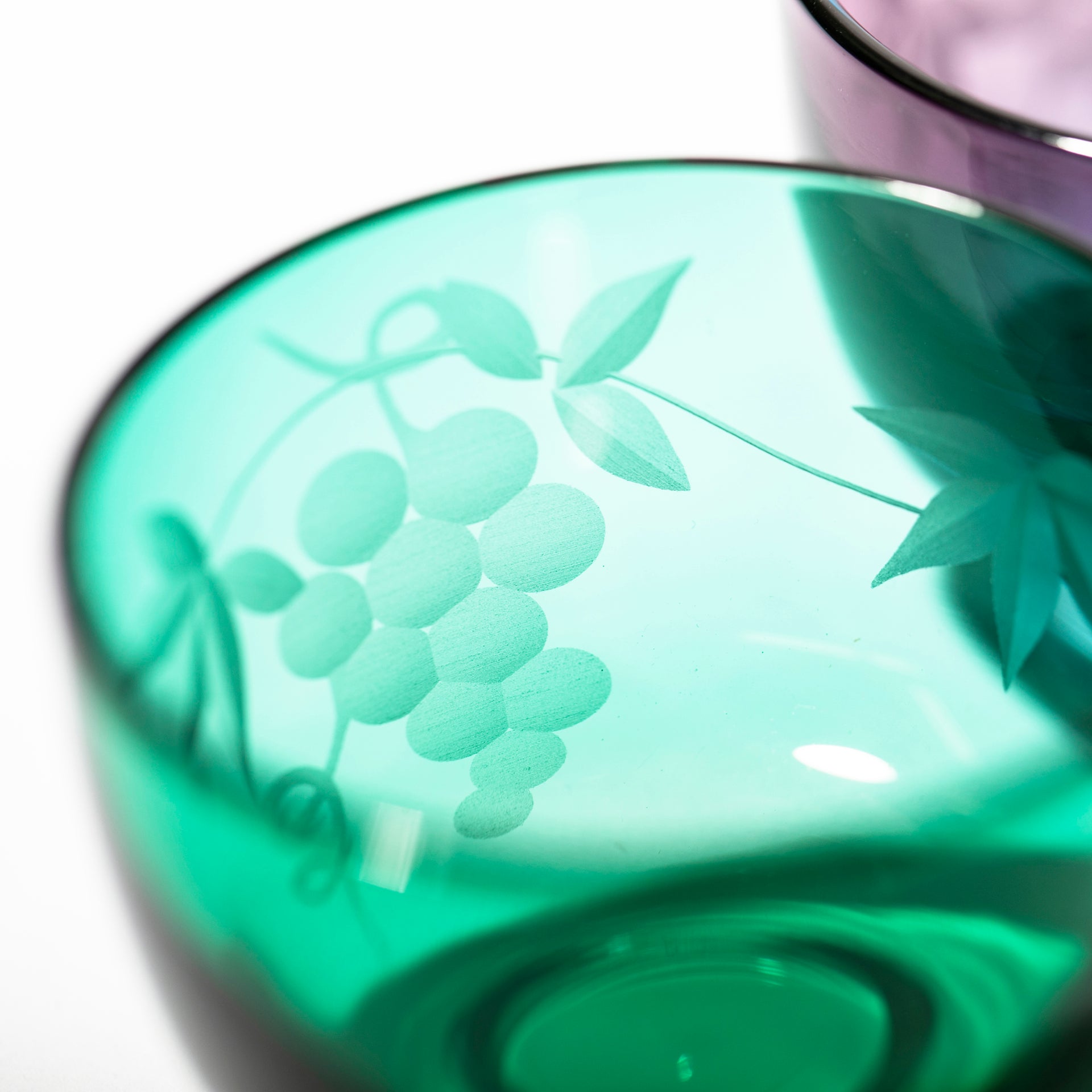 江戸切子　ぶどう紋　ぐい呑ペア　緑・紫